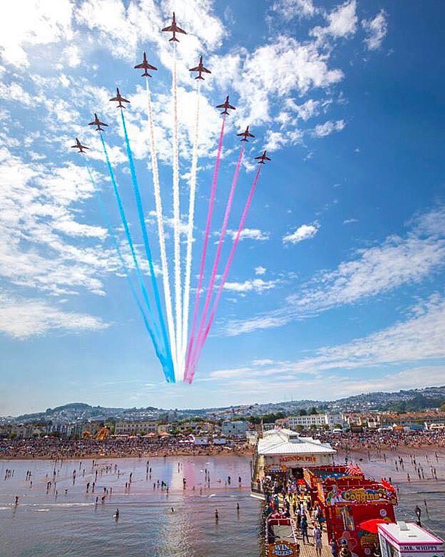 HolidayLetsBrixham tweet media