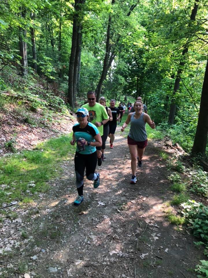 It’s #NationalTrailsDay 😎🏃‍♀️.  Celebrating with a little group trail run this morning #shadyraysbr #BibChat #endurestrongBR #trails #trailrunning #optoutside #outdoorwomen #trailsisters #trailrunner #hills #Ma #centralmass