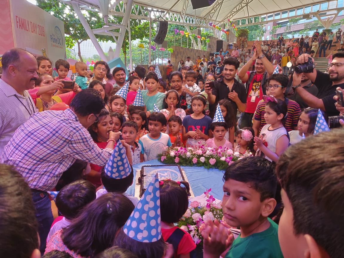 viralnt's tweet photo. An evening celebrating awesome 23 years of #PuneDC with Excellent energy, Excellent diversity, Excellent attitude with #beingpunfoscion amazing murmuration #familyday @MalviyaRajneesh @shradd_haa #PuneDCturns23 #infydiaries @deepa_badi https://t.co/6pH3frzlYU