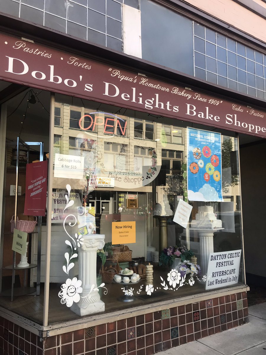 MiamiCountyLive's tweet photo. When local businesses come together to help those in needs it’s a beautiful thing! Shoutout to Purebred Coffee, Dobos Delights, Storypoint Troy &amp; Jim’s Donuts for helping us feed over 200 hungry #DaytonTornado victims.
 #DaytonTornadoes #DaytonDonations #daytonfoodbank https://t.co/TD7Qs6dDmr