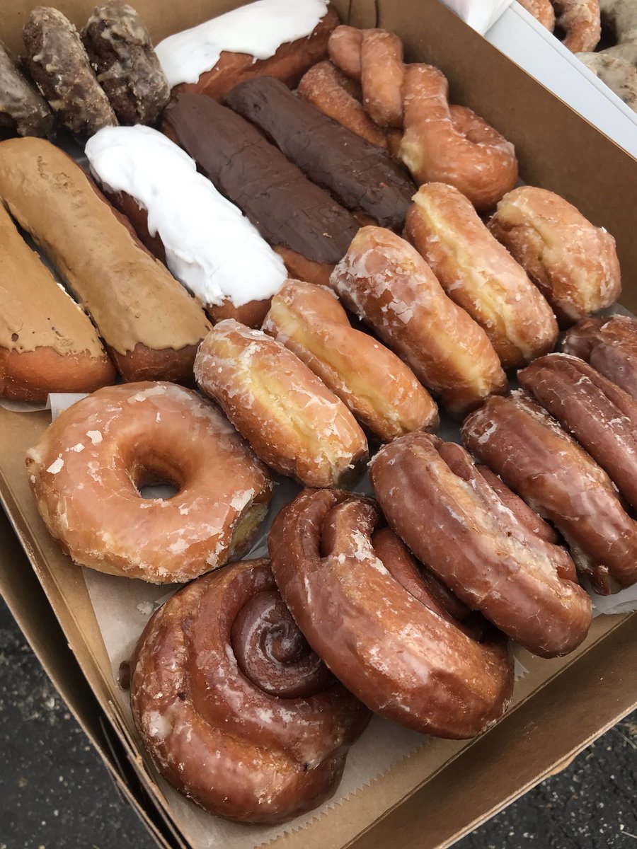 MiamiCountyLive's tweet photo. When local businesses come together to help those in needs it’s a beautiful thing! Shoutout to Purebred Coffee, Dobos Delights, Storypoint Troy &amp; Jim’s Donuts for helping us feed over 200 hungry #DaytonTornado victims.
 #DaytonTornadoes #DaytonDonations #daytonfoodbank https://t.co/TD7Qs6dDmr