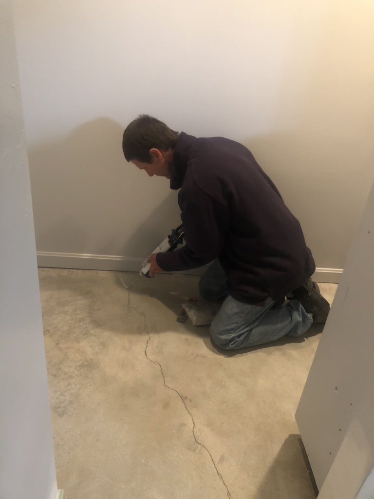 CreteExpert's tweet image. Fixed some cracks in this concrete floor this morning. Used my RadonSeal DIY crack repair kit. Watch me use it here: youtu.be/J21TImyZL98 #crackrepairkit #howtofixcracksinconcrete #diy #fixcracks #radonseal #everythingaboutconcrete #mikedayconcrete