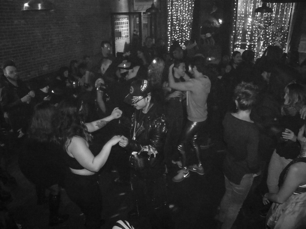 ARKHAMbrooklyn's tweet photo. Photos from our January through April events are finally up on our Facebook Page! See the full album here: https://t.co/ucQiQhFsdm 🦇💀🦇
#ArkhamBrooklyn #BizarreBushwick #Goth #Horror #Brooklyn #NYC https://t.co/GnwNEUGNeT
