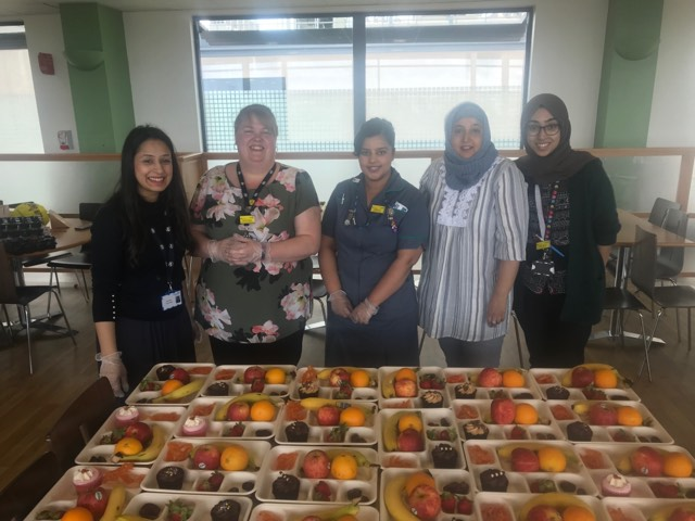 UHDBTrust's tweet photo. Great teamwork between staff today - preparing snacks to give out to staff taking part in Ramadan - a great way to celebrate team spirit and unity @shaziaparv #Ramadan #Iftari https://t.co/zmm40FjxNp