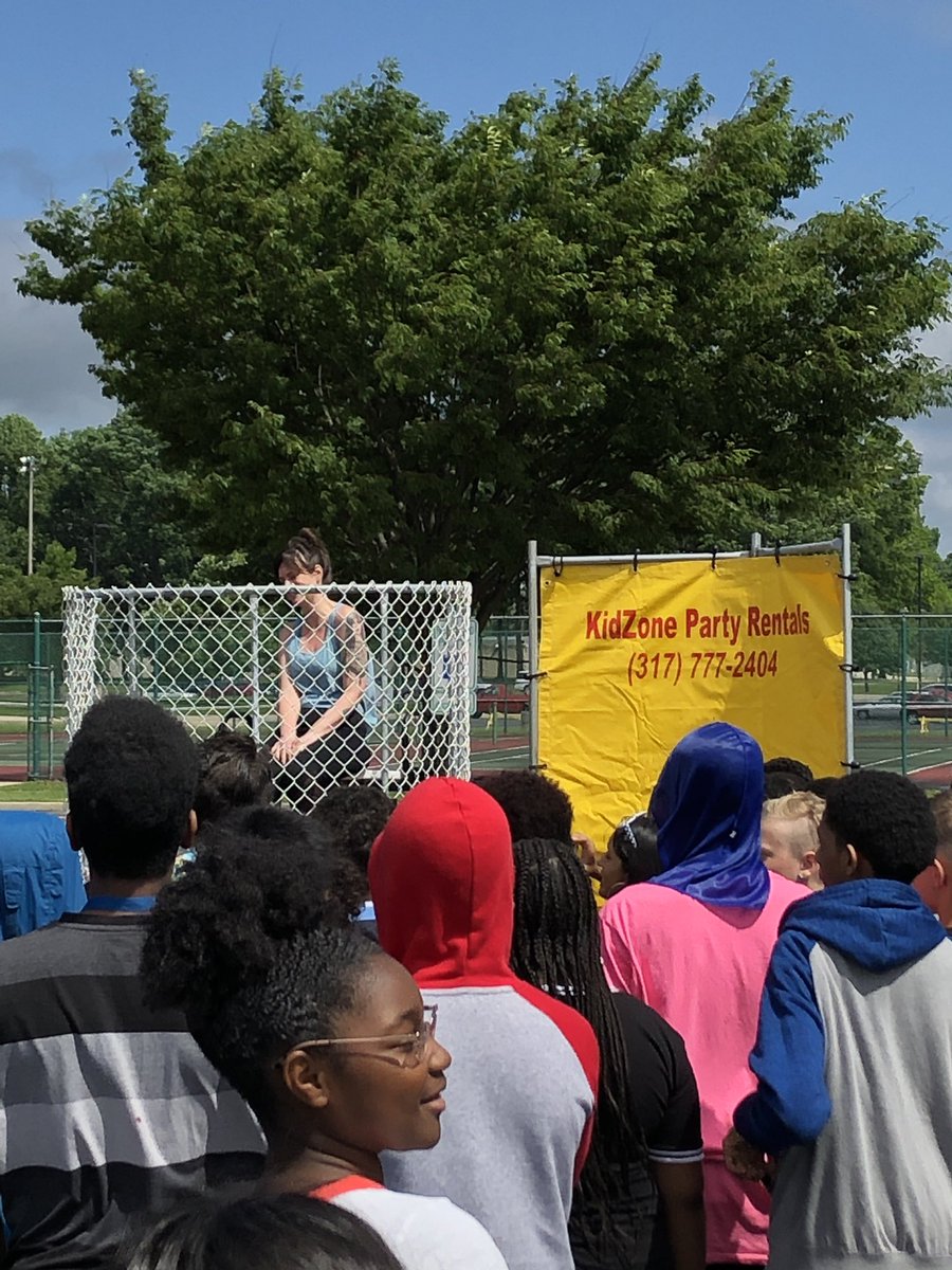 DrJBolek's tweet photo. Ms Metzler in dunk tank #chcgiants https://t.co/z14eLYu4MW