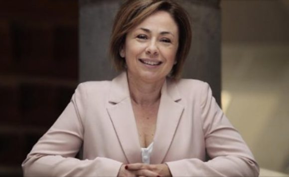 vamosrosi's tweet photo. "Conozco la universidad y al conocerla, la quiero. Eso creo que lo hemos transmitido. Siempre hablando de la @ULL del futuro y no de mis dos compañeras. Pienso que lo ha agradecido la comunidad universitaria". Entrevista en @eldia https://t.co/TiNnU5OvmL #VamosRosi #TransformaULL https://t.co/hdoZvYWROR