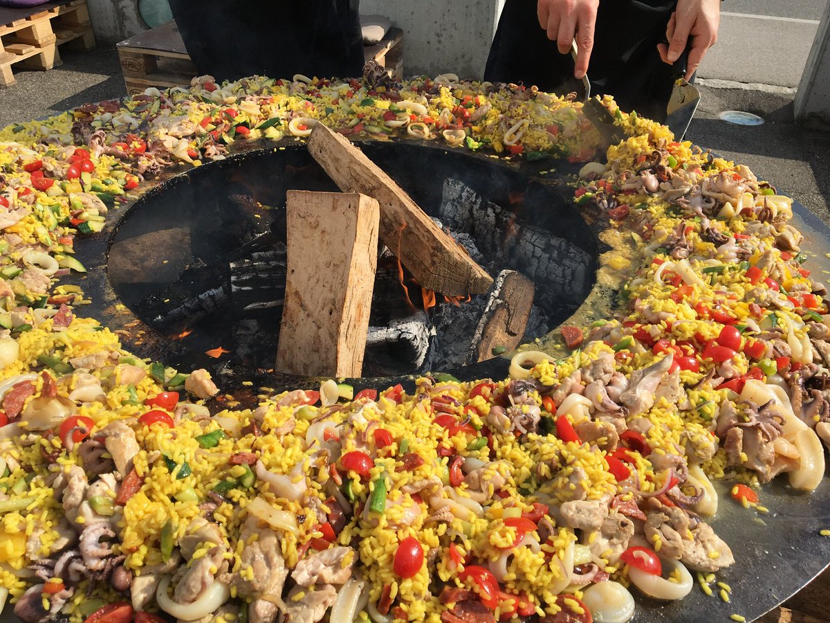 kitchen_brew's tweet photo. Beautiful evening last night at @kitchen_brew.  Whalievents paella was delicious! https://t.co/8QxZOgG0Ku