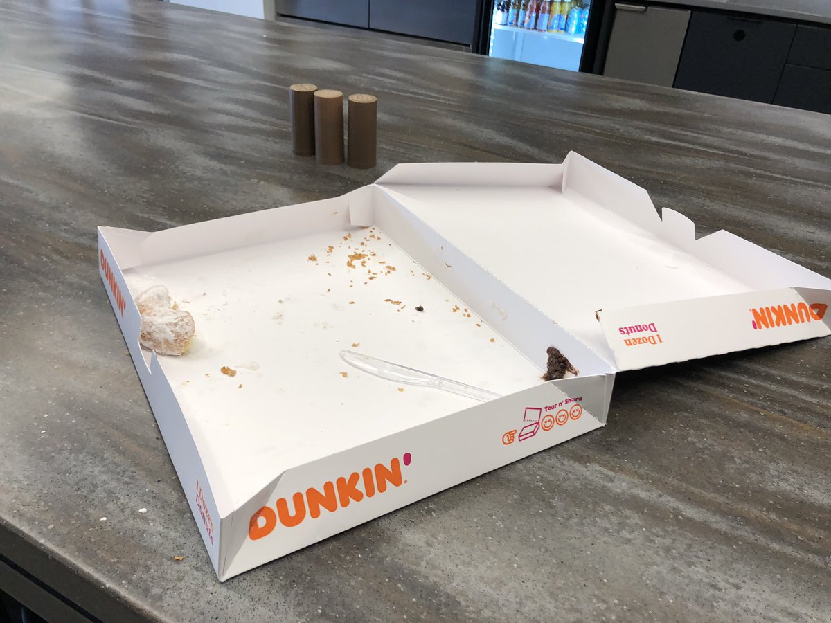 zahinxhasan's tweet photo. Day 25 of #RamadanAtWork: America (except me) runs on Dunkin. https://t.co/cSnCDoNNvK