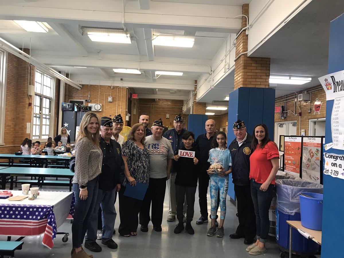 PS_46_PC's tweet photo. Thanks to the Nicotra Foundation for your generous grant for our PBIS program. We were able to Pay It Forward this morning with our friends from the Cespino-Russo Post.  The students had donuts with them and presented a tray of cookies to bring back to the Post. #SILove @SIBOD31 https://t.co/Rmyc9FSQqD
