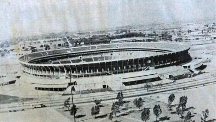 SancadillaNorte's tweet photo. Hoy cumple 52 años un estadio viejo, pero multicampeón.
Un estadio que ya se le caen pedazos, pero que le pesa al rival.
Un estadio del que se burlan, pero que alberga al mejor equipo de México.
Viejo, pero con 7 títulos de Liga.
Felices 52, Uni multicampeón. https://t.co/NbhANbzcBT