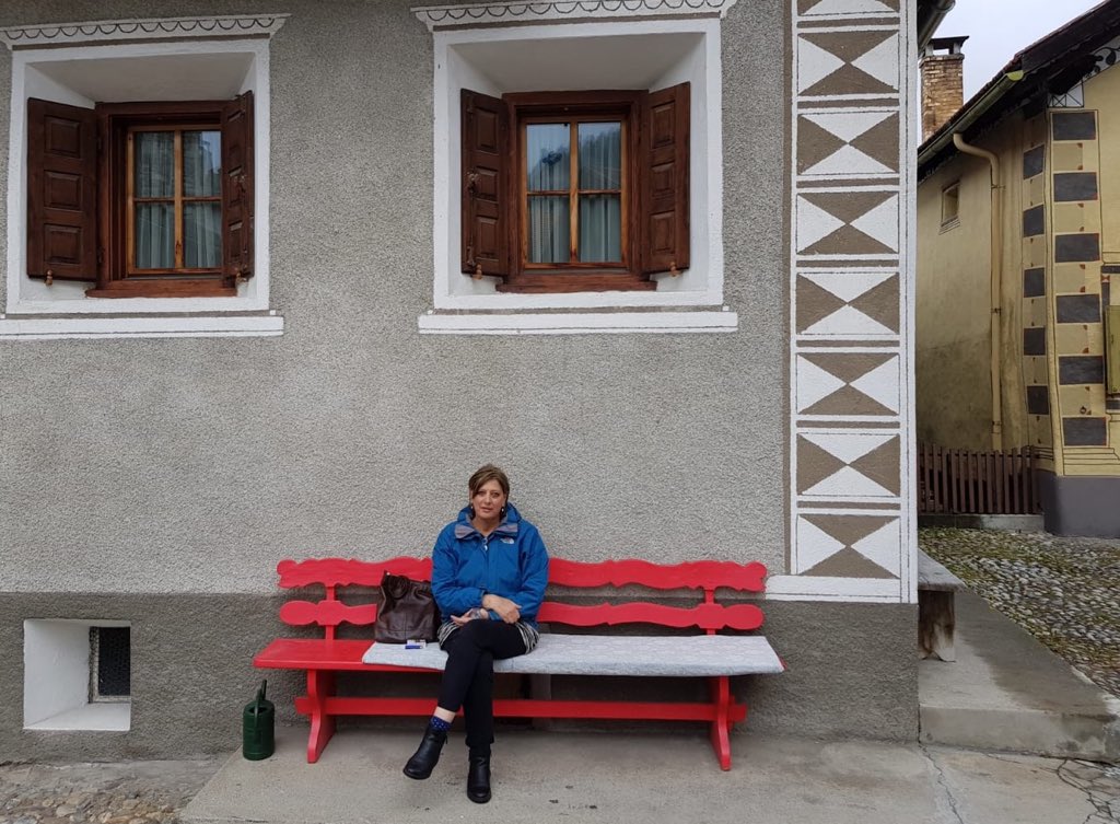 StrengM's tweet photo. Stilleven op een bankje #Bergün #Graubunden #Zwitserland https://t.co/hjtjqC9aXf