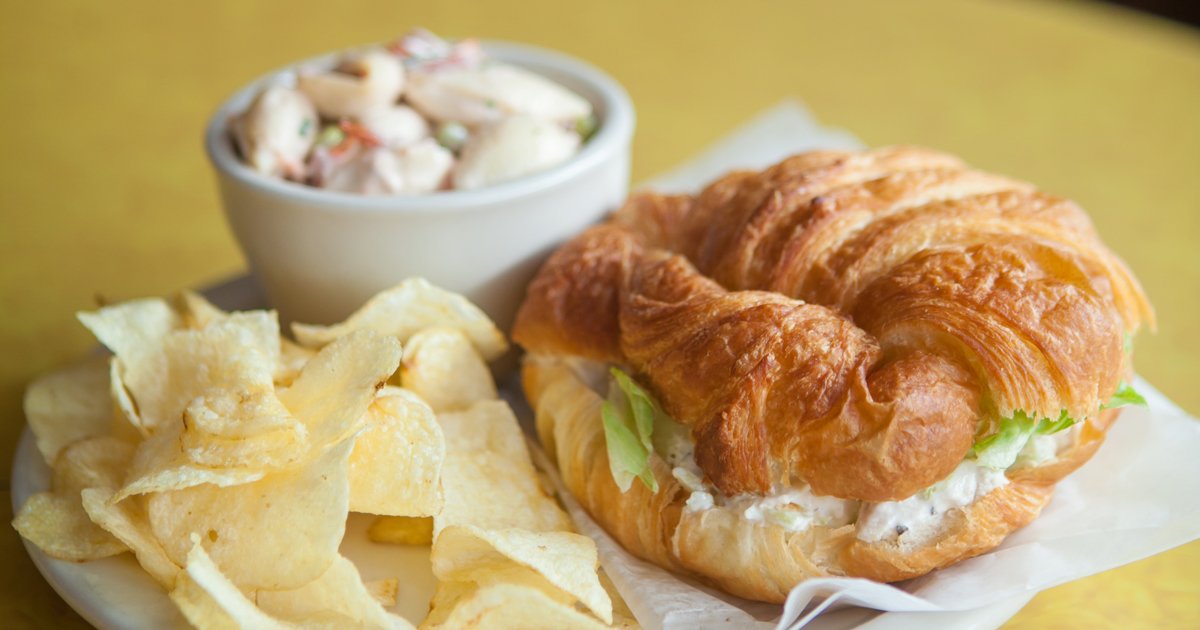 merridees's tweet photo. Thinking about lunch? Enjoy our famous Chicken Salad Sandwich, or try one of our #DailySpecials: Tomato, Basil, and Feta Quiche, Jambalaya, Beer Cheese Soup, Sourdough Bread, French Coconut Pie, and Apple Streusel Pie. https://t.co/J1a7Kn2CWI