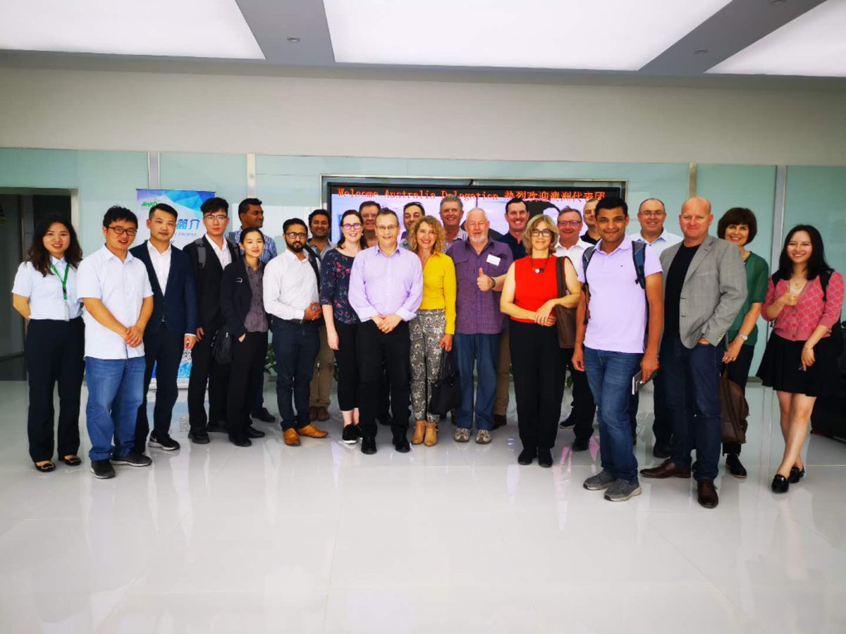 JinkoSolar Shangrao 5th Factory welcomed the Australia delegation led by Smart Energy Council. Shangrao 5th Factory, with annual capacity of 1.5 GW, is one of the largest, most technologically advanced and digitalized manufacturing facilities in the world.