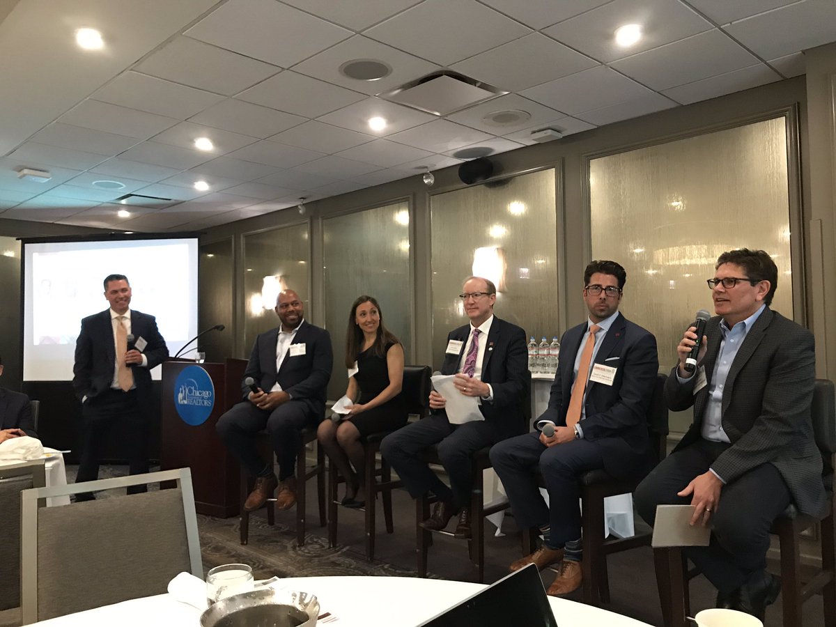 Great discussion of the street-level view of Chicago’s #CRE market covering #Retail #Industrial #Investment #Office &amp; #Multifamily at the <a href="/CommercialForum/">CommercialForum</a> Breakfast.