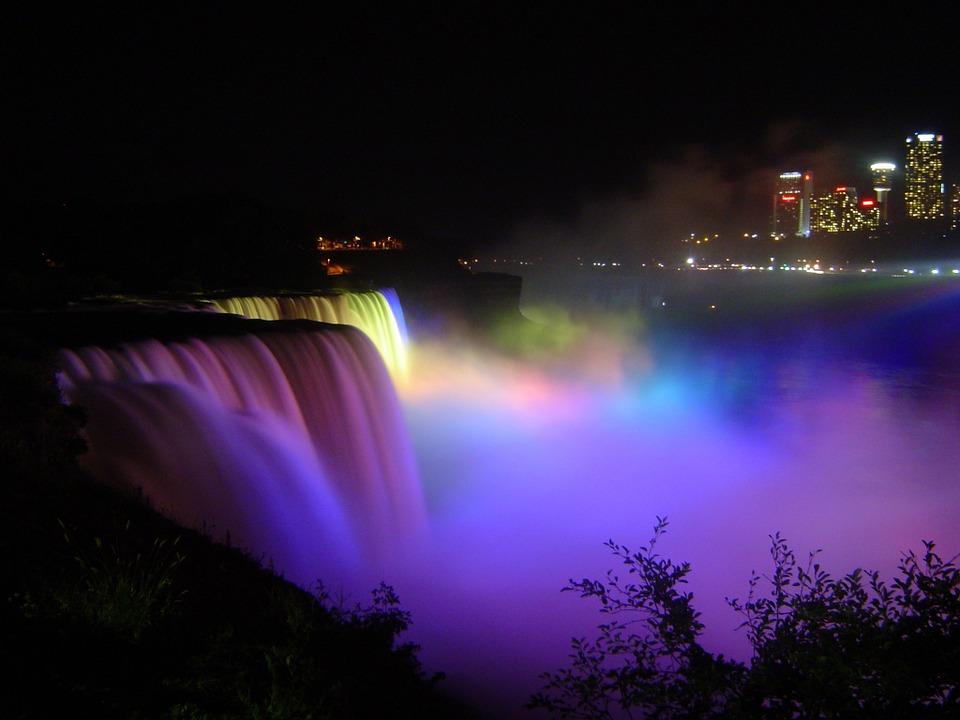 IncJassi's tweet image. Summer is the perfect time for a road trip. Why not take a special one to one of North America's biggest attractions: Niagara Falls! Enjoy its splendour along with a wine tour. Inquire at (647) 853-2421 to book this package!