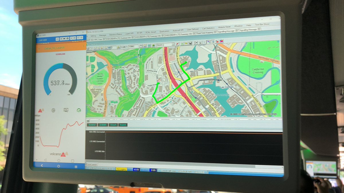 lynnlaaa's tweet photo. Driving around Dallas in a bus, looking at Sprint’s 5G speeds and consistency. On the left is the download rate which we’ve seen top at +700Mbps so far. On the right is our route in green in 5G. When we switch to LTE, the route will turn black, but so far no switch yet. https://t.co/ibil1mmaoJ