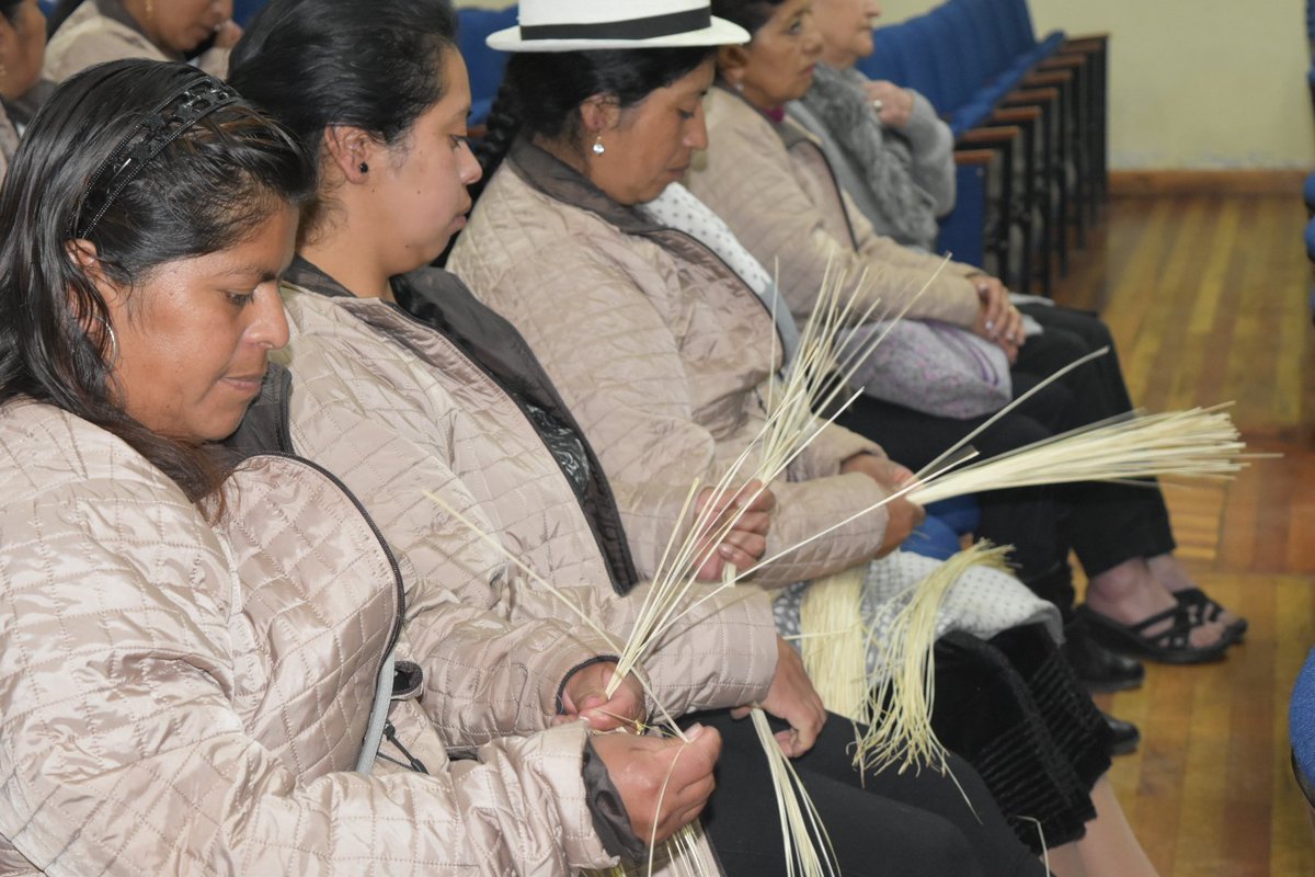 nclazo19's tweet photo. Biblián, tradición y cultura.

II Encuentro Regional de Artesanas de Paja Toquilla 
#pdigitaluda https://t.co/Rp1Z7rM8Yj