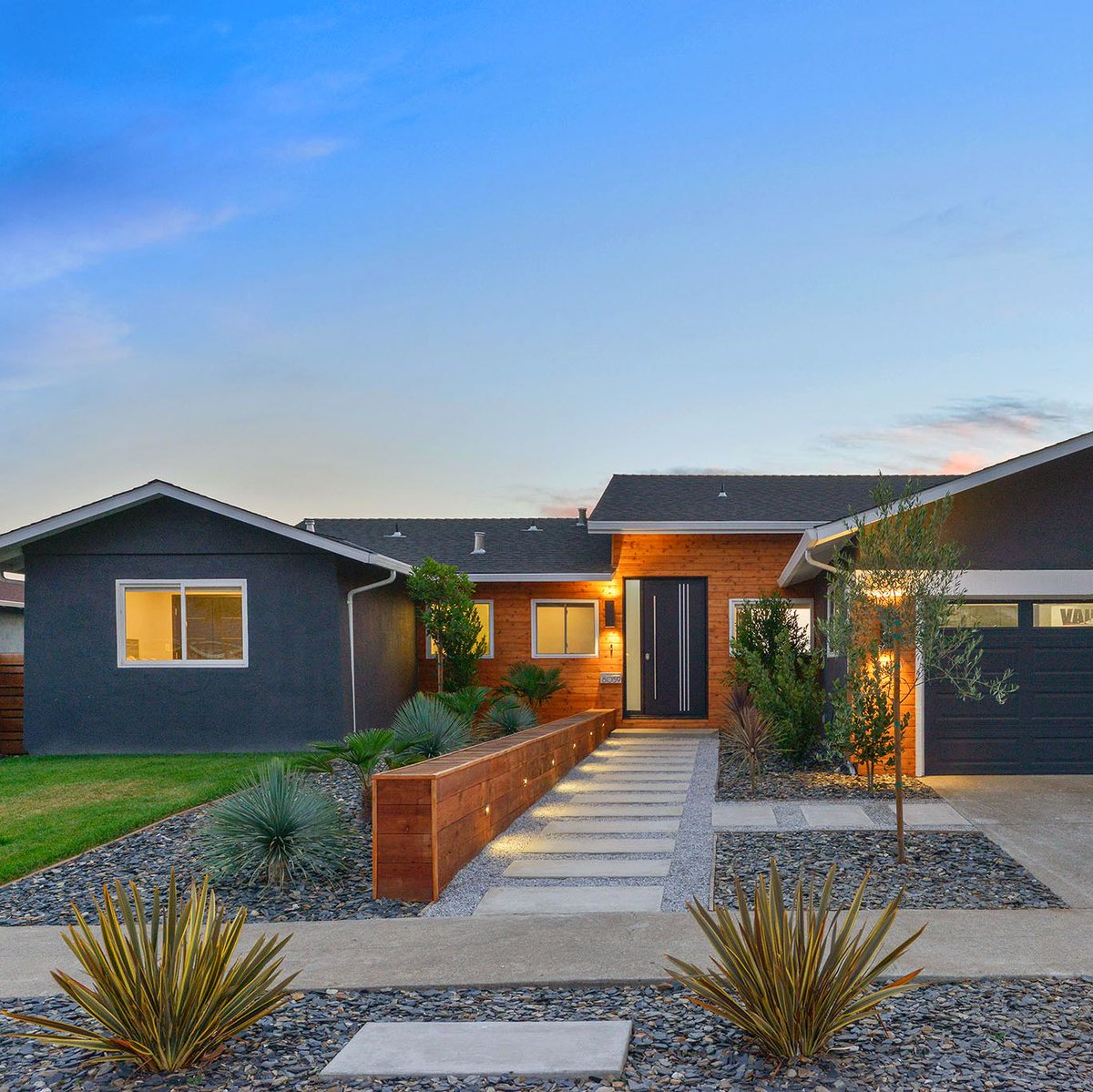 This curb appeal is lit ✨ on our Oakland Ranch transformation. What do u think? #oaklandrealestate#oaklandhomes#bayareahomes#bayarearealestate#modernranch#frontwalkway#homeexterior#homerenovation#designbuild#designandbuild#frontentry#frontdoor#modernfrontyard#artemisinvestments
