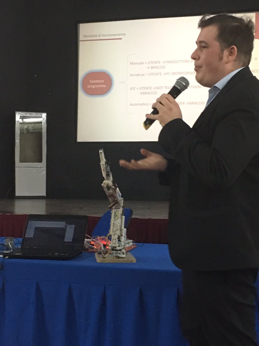lello_palma's tweet photo. Braccio robotico,vocal assistant, sensori di screening medico, Smart solar panel:Anno dopo anno sono sempre più interessanti e di vasta applicabilità i progetti dei talentuosi ragazzi del Galileo Ferraris di #Napoli al #TecnicaMente2019 @AdeccoItalia https://t.co/1lWRLlP3oj