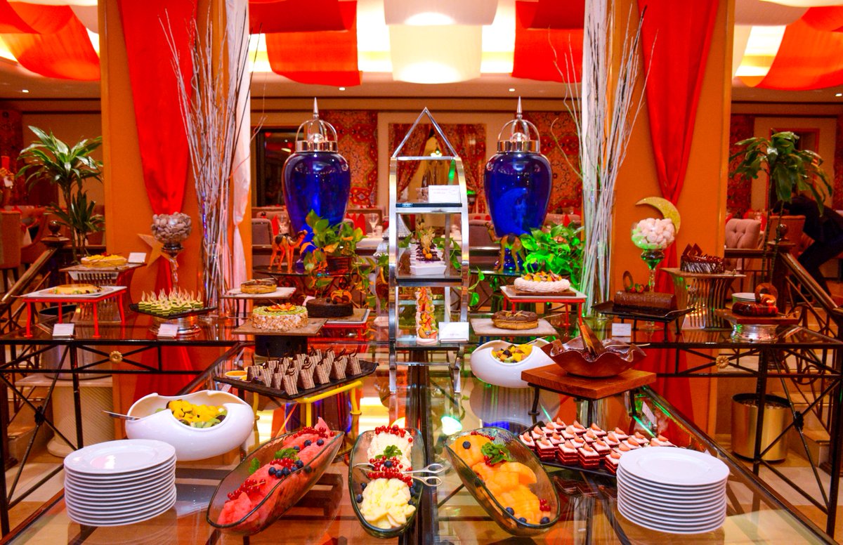 SheratonBahrain's tweet photo. Celebrate #Ramadan and its traditional flavours with us and gather family and friends to experience authentic Iftar offerings at Awali Ballroom. Visit https://t.co/rt9TKLt8zG for exciting group deals. Call 17533533 #ramadanwithmarriott #bahrain #iftarbahrain #Sheratonbahrain https://t.co/7EfpzH1Rm8