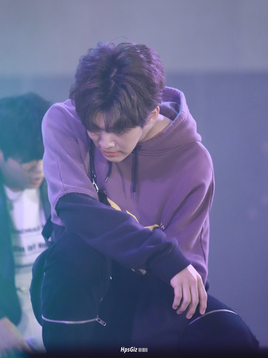 HpsGiz's tweet photo. 190518 KCON 2019 IN JAPAN.
CONVENTION LIVE D-CRUNCH 정승.
#DCRUNCH #D_CRUNCH #디크런치 #정승 #박정승 #JEONGSEUNG #KCON2019JAPAN     @DIA_CRUNCH https://t.co/3npqkbJebB