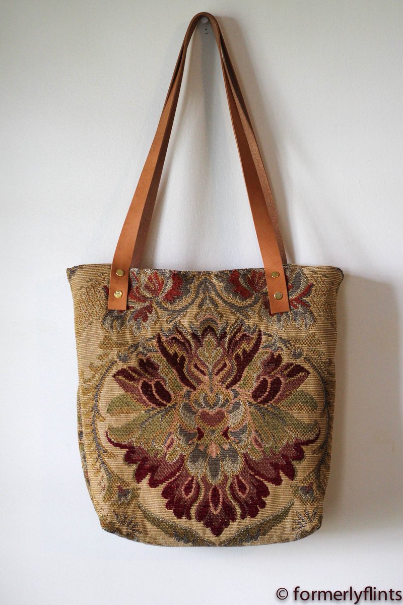 formerlyflints's tweet image. Leather and tapestry bag, Handcrafted carpet bag, Shoulder bag, zippered closure, leather straps etsy.me/30W2pAj #bagsandpurses #birthday #rosegold #handmadepurse #designerbag #earthtonebag #maroonandgreenbag