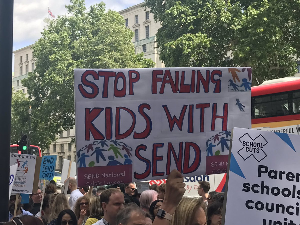 RedHen90's tweet photo. Amazing demonstration in Parliment square👏👏👏.

When they say cutback we say fight back. 

#SENDCrisis #SENDCrisismarch #OurKidsMatter https://t.co/RQR1vMc4fT