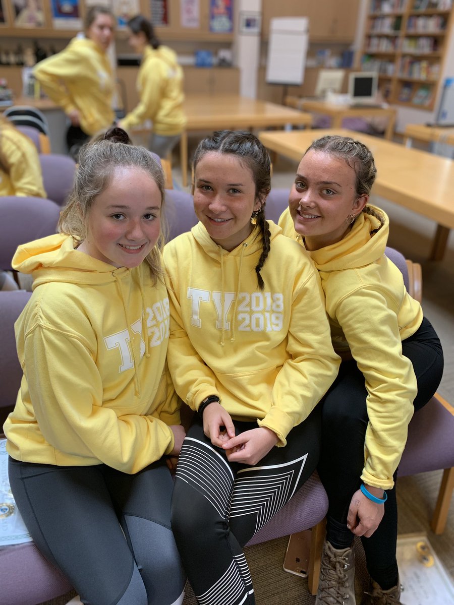 StJosephOfCluny's tweet image. TY Prize-Giving 2019! 💙🎉🏆

What a year our transition year students enjoyed... they are now off to #marlaypark to begin their Bronze @gaisceaward hike! 😊👏🏼

Well to all the award winners and to Ms O’Riordan on all her hard work!👏🏼

#MoreThanASchool #ClunyKilliney #ClunyFamily