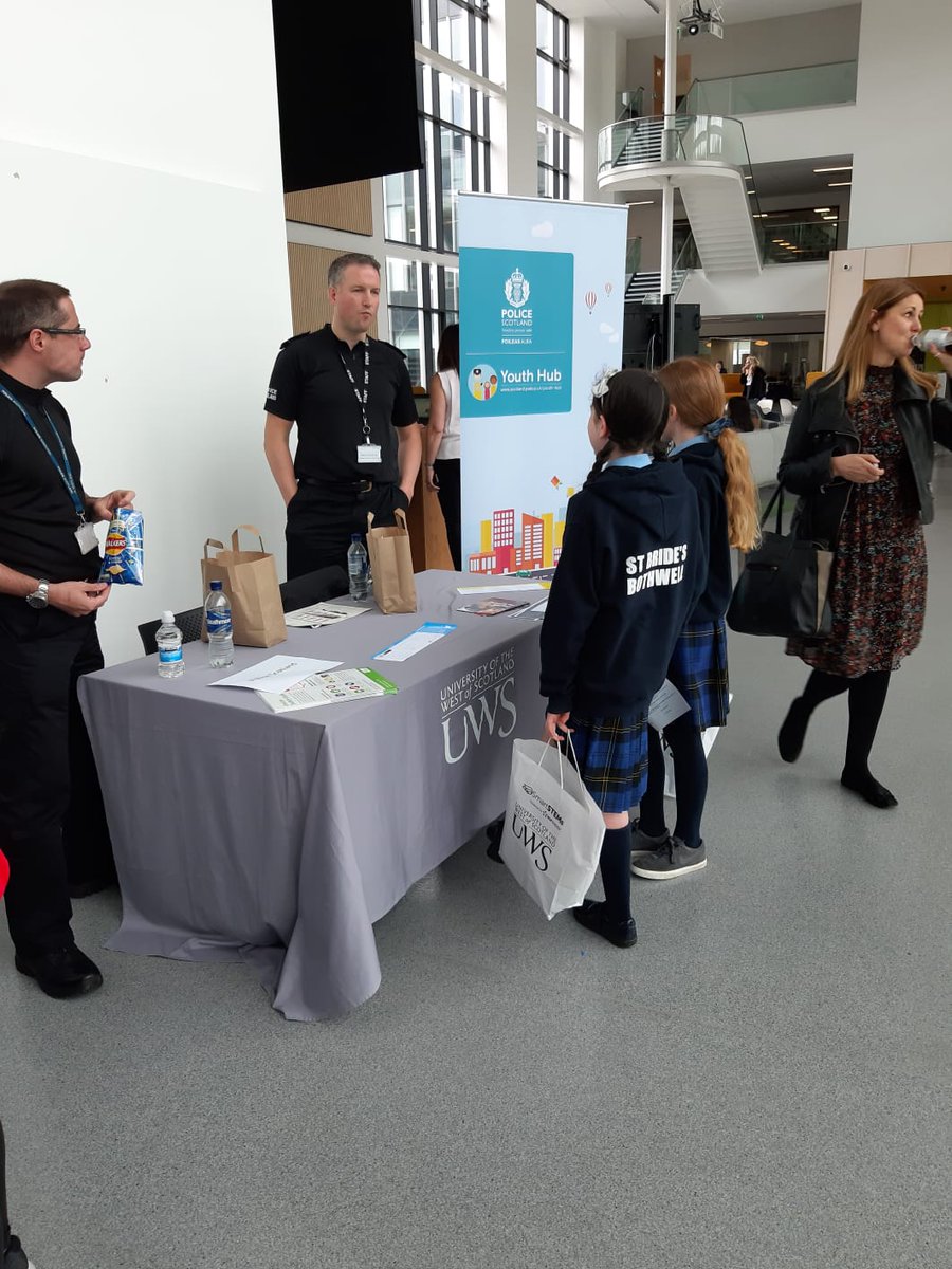 SmartSTEMs's tweet photo. @policescotland engaging with some pupils @UniWestScotland #Hamilton #CollabIsKey #uwsstemleaders #ssuws https://t.co/WxlUtwukuB