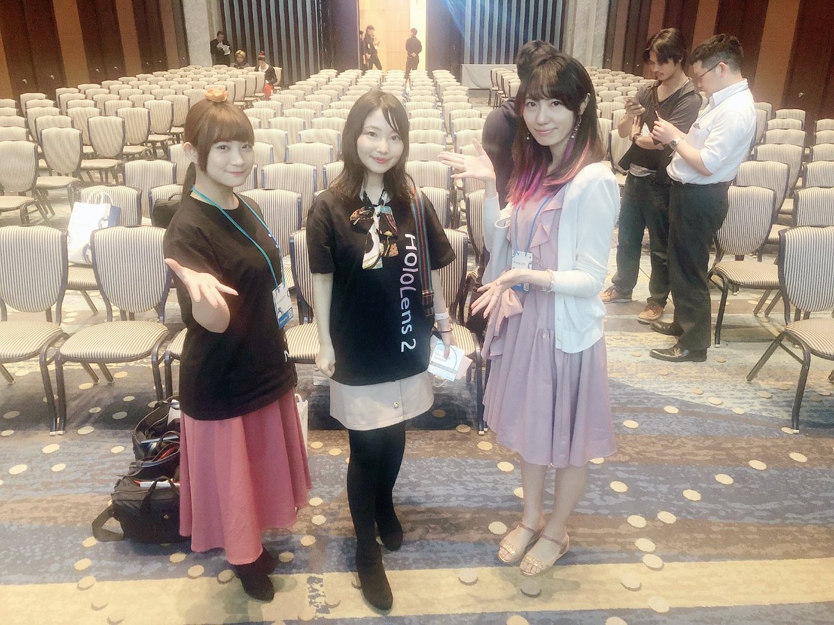 omeme_1231's tweet image. ちょまどさんのセッションの後に、いくちょんと3人で☺️💕

田中さんとの掛け合いが面白くて、スマートスピーカー楽しそうだなって思った！
おつかれさまでした！
 #decode19 #CM06