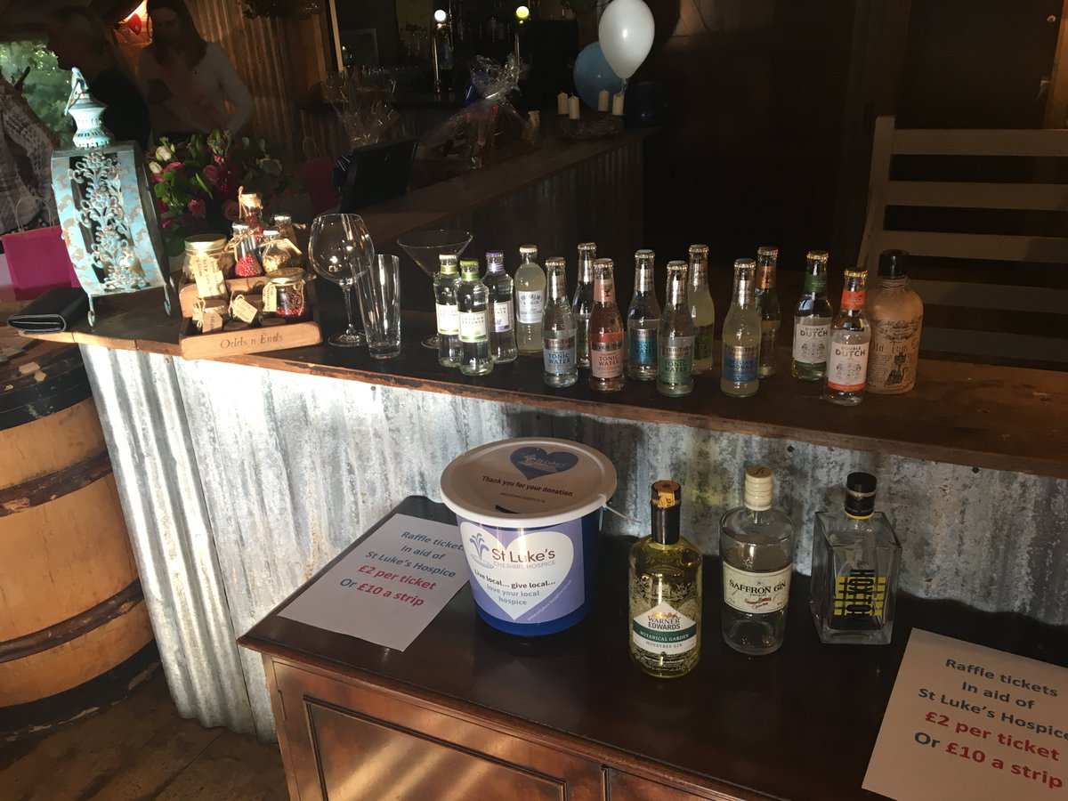 Reaseheath's tweet photo. Our level 3 events students recently held a Gin and Jazz Evening to raise money for @StLukesHospice. The evening consisted of a raffle, gin lesson and tasting, canapés and business student Meg Barnes singing jazz! It was a huge success raising £1001.31 👏 https://t.co/yercF9Qtab