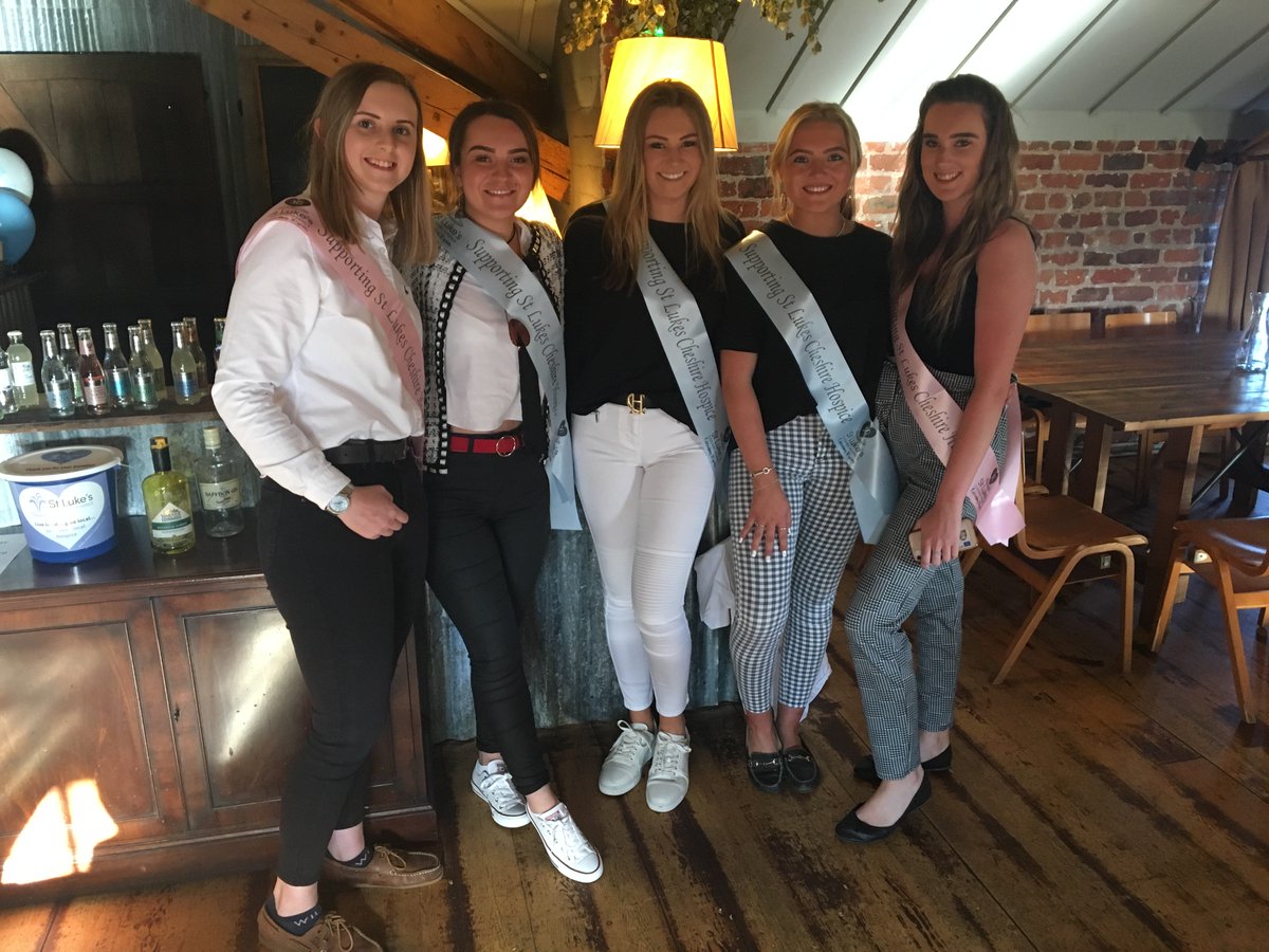 Reaseheath's tweet photo. Our level 3 events students recently held a Gin and Jazz Evening to raise money for @StLukesHospice. The evening consisted of a raffle, gin lesson and tasting, canapés and business student Meg Barnes singing jazz! It was a huge success raising £1001.31 👏 https://t.co/yercF9Qtab