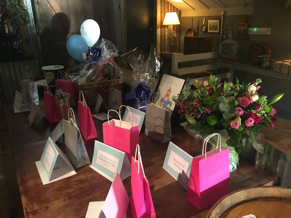 Reaseheath's tweet photo. Our level 3 events students recently held a Gin and Jazz Evening to raise money for @StLukesHospice. The evening consisted of a raffle, gin lesson and tasting, canapés and business student Meg Barnes singing jazz! It was a huge success raising £1001.31 👏 https://t.co/yercF9Qtab