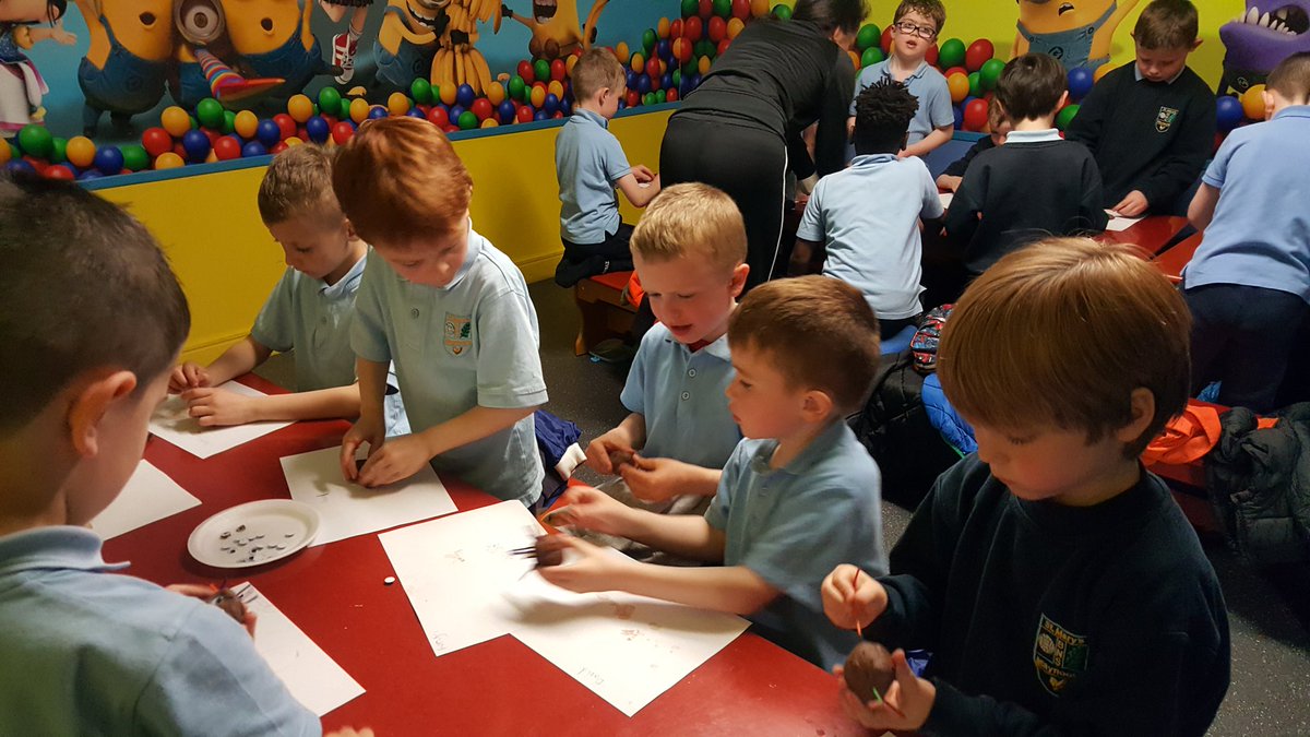 ms_rafter's tweet photo. Making clay on the school tour. https://t.co/BMOeCeieK2