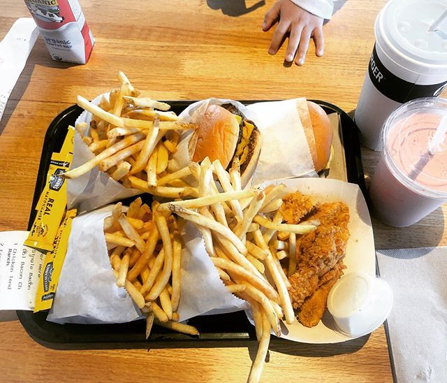 This will come as no secret to those who know me, but I love outlet shopping. I’m in heaven scouring through racks looking for a good deal. Outlets for me are next level. What I don’t like about outlet malls are the subpar food choices. The food court is… bit.ly/2Wfdfmv