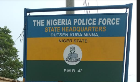 citizen_gavel's tweet photo. God forbid your father sexually molests you for 11 years, what would you do ? A Minna based "father" sexually molested his daughter for 11 years & sometimes in the presence of the younger sister. The man has 5 daughters and two of the daughters ran from home due to the ... https://t.co/REv8MjvKGd