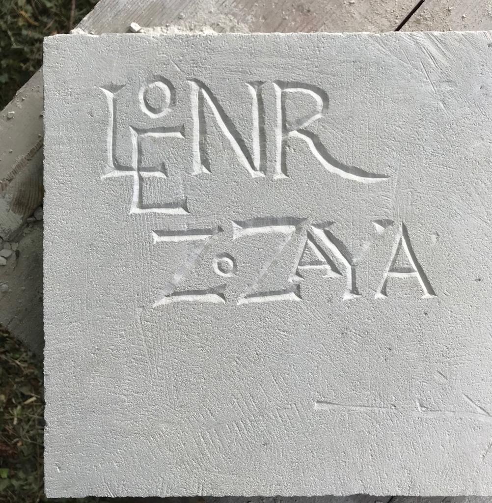 LeonorZozaya's tweet photo. Fantastique atelier de taille de pierre du Gregor Thierry, & Mon premier epigraph!
Fantástico taller de #cantería de G. Thierry,¡y mi primer #epígrafe!
Great #carving whorkshop by G. Tierry, & My first #epigraph!
* Org. x/by #CESCM @CESCM_7302
#epigrafía
#epigraphy
#Lettering https://t.co/4eZeGpFxQI