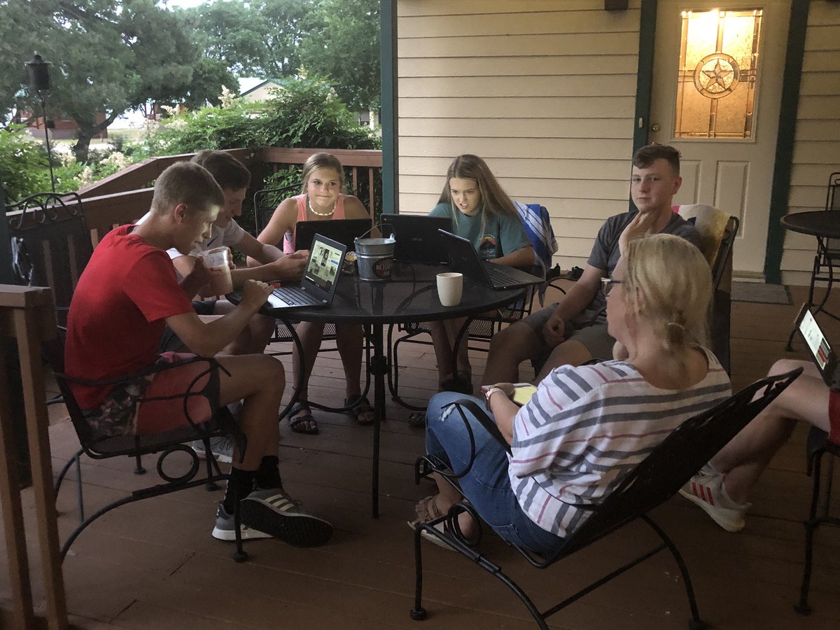 VanSTEAMBus's tweet image. Day 1 of our @VHSiTeam planning retreat is in the book!  @VanISDVanTX believes in developing student leaders to cultivate innovation in our school district! @VanVandals1 #VanEdTech #studentengagement