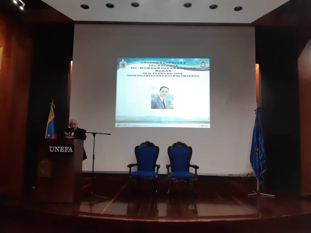 unefavidi's tweet photo. El personal del @unefavidi da la apertura a la cátedra del Dr. Humberto Fernández Moran. #29May19 #TeatroAliPrimera https://t.co/3LlYUFAoAh