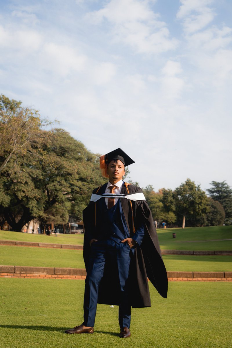 TheCase_325 tweet media