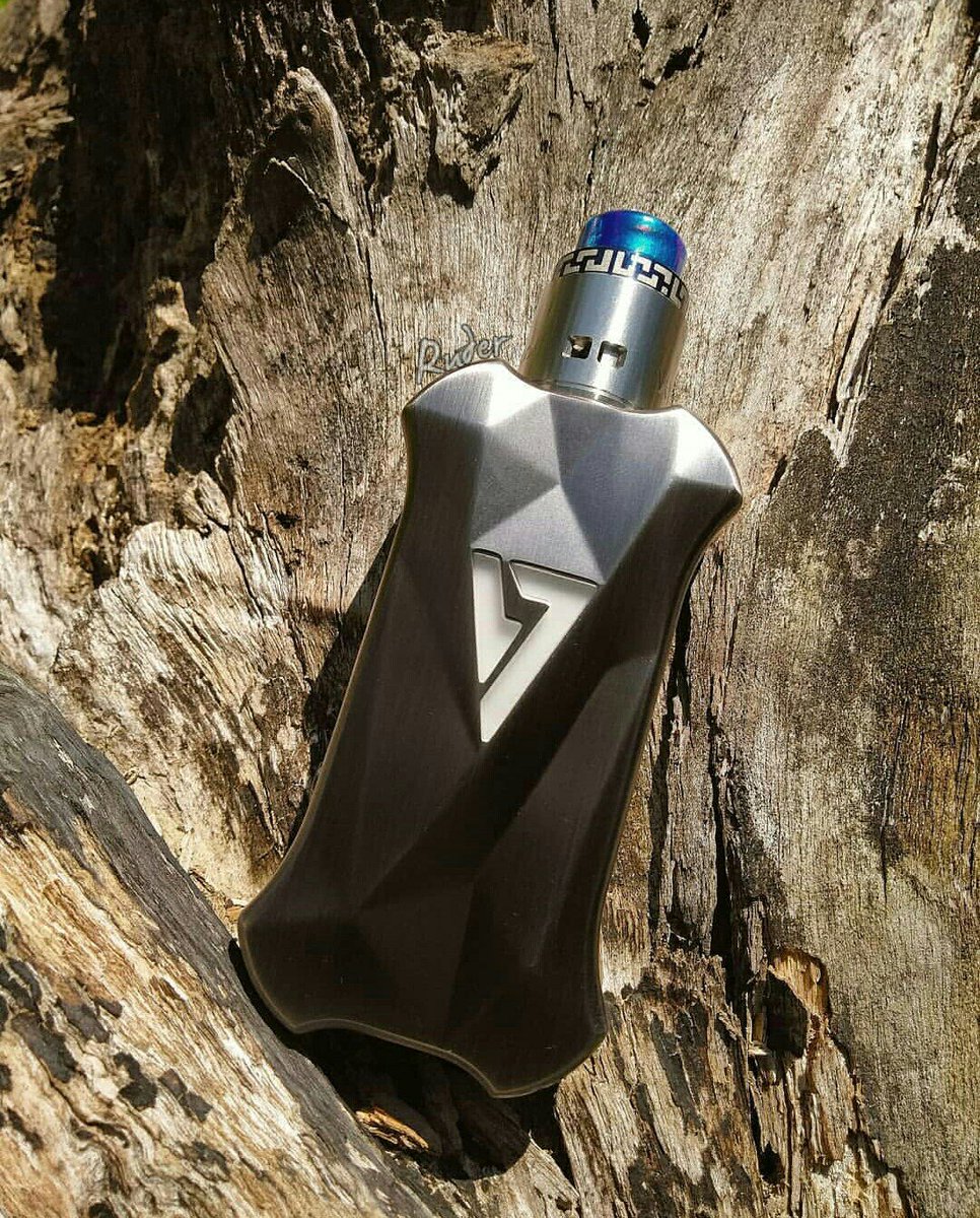Rudethanthee's tweet photo. Hope everybody's having a tip-top day!
Stay awesome people 😉
.
🛠X-Mini Mod @Desiredesirecn
🛠Rude RDA @voopootechofficial
.
.
.
#desiredesign #voopoo #xmini #runerda #vapefam #vapephotography #vaffle #vapestagram #vapeporn #vapelife #vapelove #ejuice #vape https://t.co/5yLY3iAmap