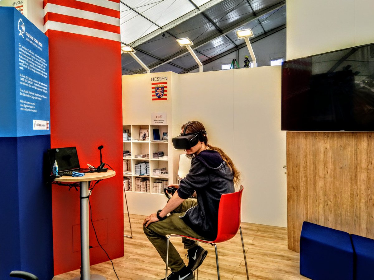 TobiasBuchwald's tweet image. Noch bis Sonntag stelle ich gemeinsam mit #videoreality am Messestand des hessischen Digitalministeriums #VR Experiences aus!
#VRmadeinGermany #DigitalesHessen

Kommt vorbei und lasst uns über das #SocialStartup Projekt @DIGETECH von @Nevana_Tech sprechen 😎 #SocEnt #SocInn