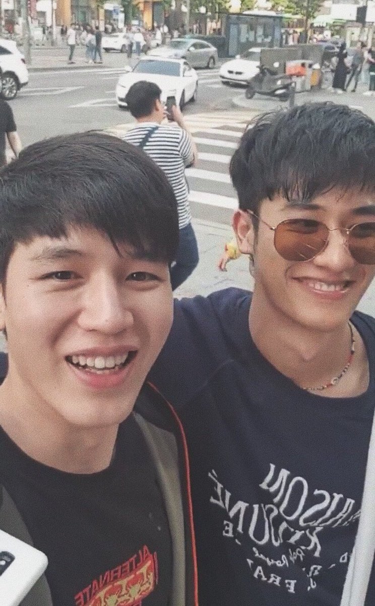 1994SD11's tweet photo. 'ลุงกับแฟนเด็ก​ของเขา'
อื้ออออออออออ​ น่ารักๆ...
ชอบจังเลยค่ะกล้อง​แคบๆเนี้ย
ครั้ง​ของเป็น​ซัมซุง​ฮีโร่​นะค่ะ​ แคบดี555
#เตนิว https://t.co/YdY7BeQjbg