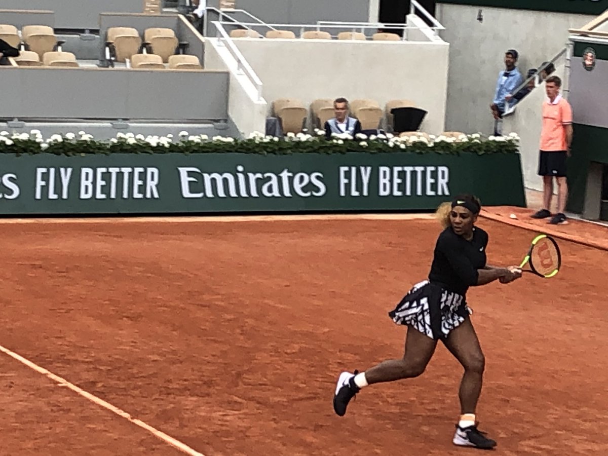 carolineramade's tweet photo. 2nd set with @serenawilliams, back to basics @rolandgarros 🤩🎾💪🏽. Thanks @ENGIEgroup @elisabeth_rchrd @gaudartval #coolpartner https://t.co/JMYA13bg7g