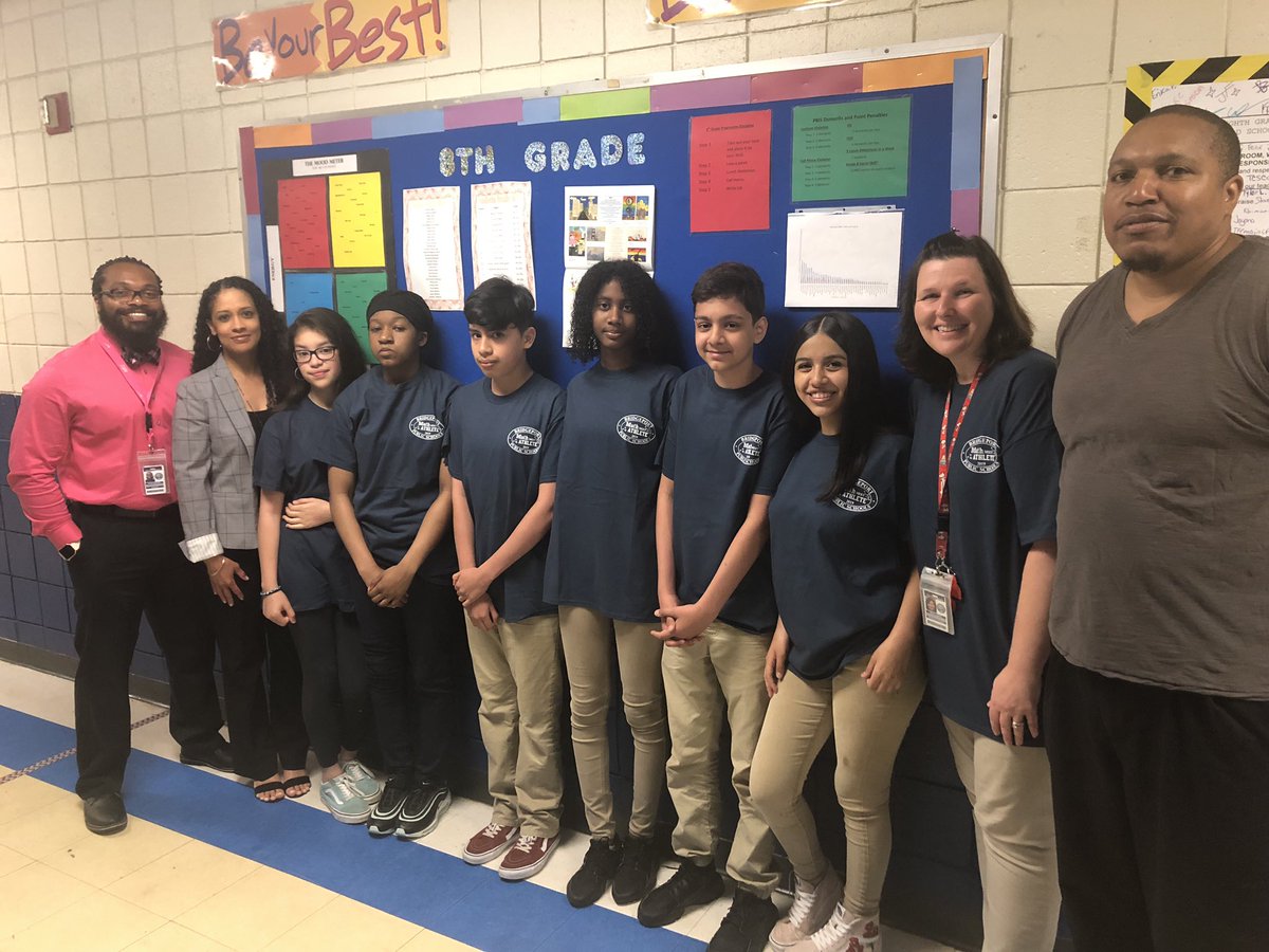 Read_Principal's tweet image. Good luck to our 2019 #MathMeet team heading off to compete in the district math meet! They are going with Math Lab Coach Liggins! #LetsGoRead!