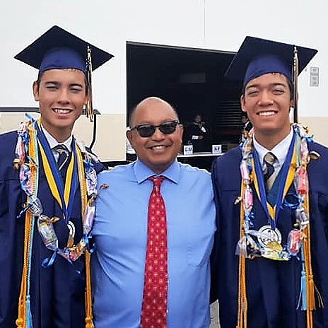 edwardtorre's tweet photo. This senior class had three sets of twins but the Wadsworth twins were at least in the Top 3!
#LT4 #BraveToTriton #BoscoGrad19 #UCSD #ScholarAthletes #BoscoSwim https://t.co/9dlI3vOnJj