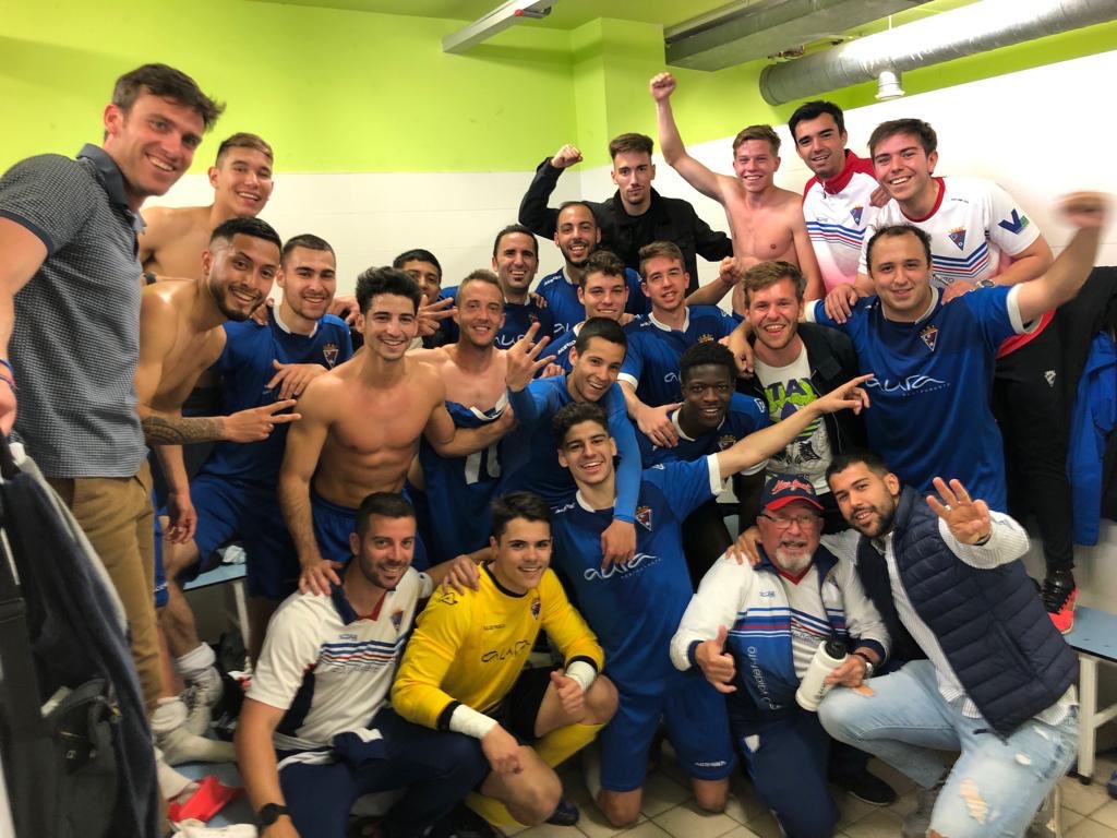 Roberto32674729's tweet photo. Incansables! Que bonito ha sido volverlo a sentir💪🏻💪🏻 @cd_valdefierro https://t.co/bH1TkekQo5