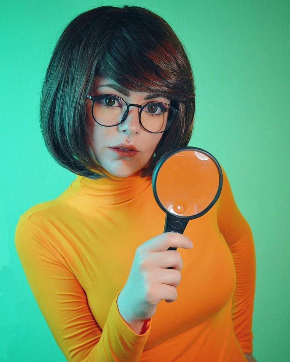Velma Cosplay. 