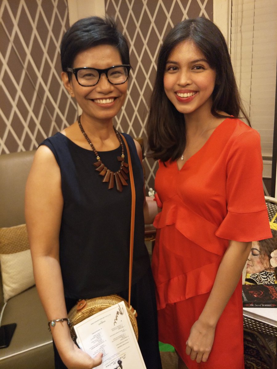 Adopted_Weasley's tweet photo. It's been a year since #DearestMaine. Still one of the best nights of my fangirling life. Despite having different preferences & beliefs, I'll forever be grateful to the organizers for making this night possible. Thank you!
#MaineMcDoOpeningJune1 | @mainedcm https://t.co/ihD7Bt1BkL
