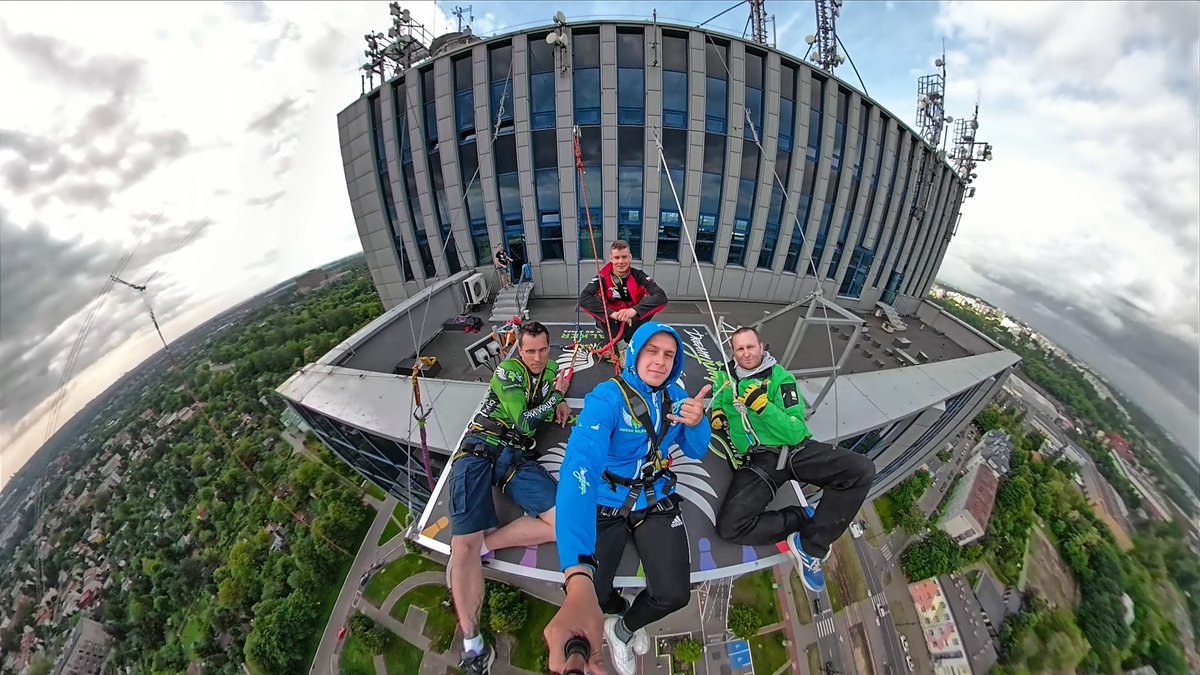 DreamJump's tweet photo. Już w ten weekend, dokładnie za dwa dni ruszamy ze skokami na 🔥Żylecie 🔥 mamy jeszcze miejsca w grafiku - także kupujcie i rezerwujcie! 
https://t.co/WB7BdaNu5W
#żyleta #skoki #jumps 
#crazy #dreamjumpsosnowiec #dreamjump #dreams #dreamboys #extreme #80m #fun #fire https://t.co/fSIhLTsGos